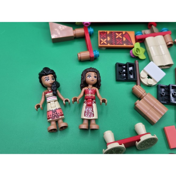LEGO Disney: Moana's Wayfinding Boat (43210) /w Figs - No Manual - Picture 2 of 5